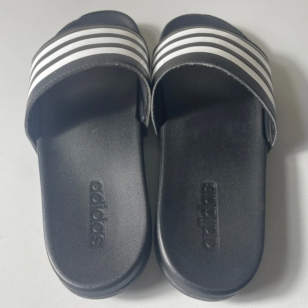 Adidas Mens Adilette Comfort Slide Sandals Size 10 Black GZ5891 Sporty Gym